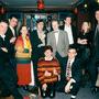 Annick Mullatier, veste colorée, lors d'une soirée Fuji, en 1998 - A ses côtés, on reconnaîtra Jean-Pierre Sauvaire, à gauche, Jacques (...) 