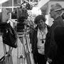 Maxime Kierken, 1er assistant caméra, chargeant la Panaflex, Gilles Porte et Wim Wenders - Photo Anastasia Humann 