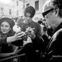 Tim Burton dédicaçant - Photo Sandrine Thesillat 