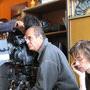 Pascal Poucet sur le tournage d'"Un camion en réparation", d'Arnaud Simon, en 2004 - De g. à d. : Michel Foropon, main en (...) 