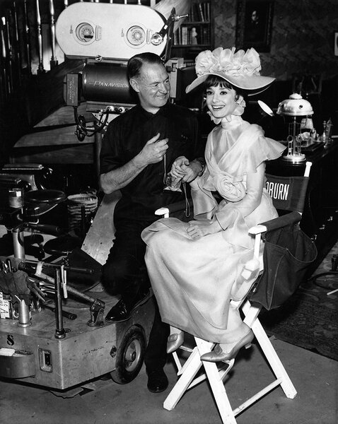 Harry Stradling et Audrey Hepburn sur le tournage de "My Fair Lady", en 1964 - DR
