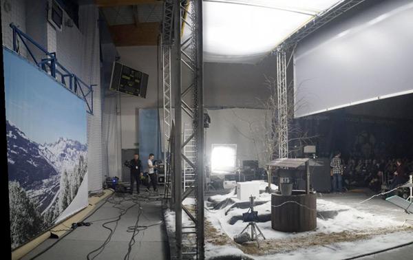 The Alexa : Snow Queen Arri offers a Master Class in a snowy location starring the Skypanel spotlights