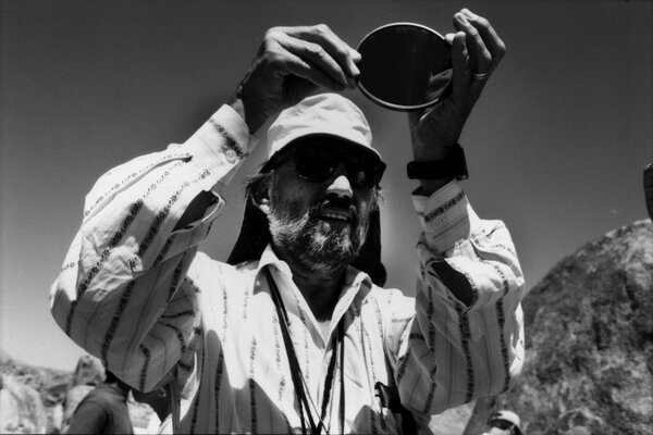 Vilmos Zsigmond sur le tournage de "Maverick", en 1994 - Photo Andrew Cooper
