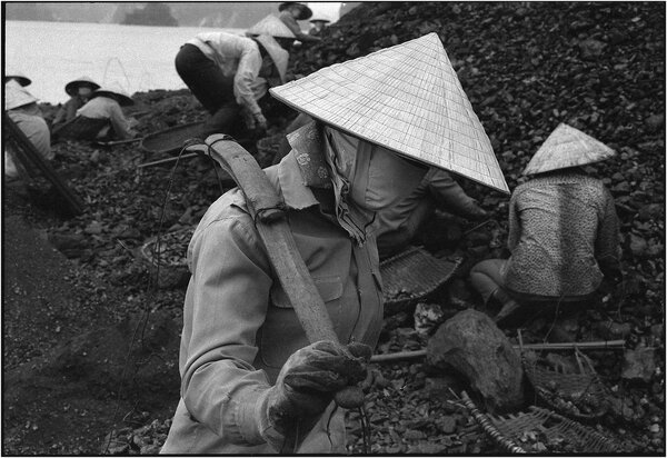 Repérages du film "Indochine", Vietnam, 1989 - Photo François Catonné