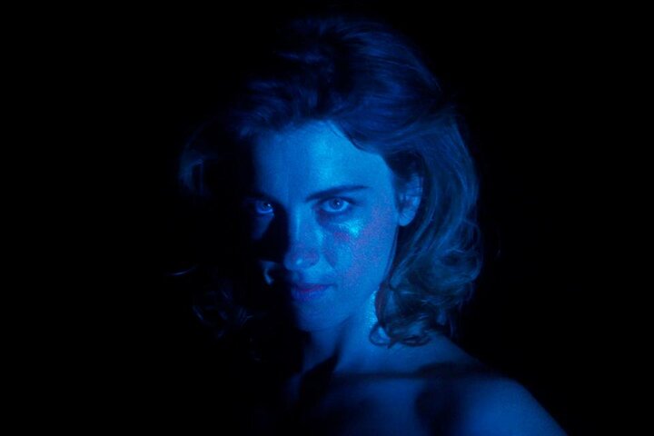 Portrait de la jeune fille en bleu Où Julien Poupard, AFC, parle de son travail sur le clip de Kompromat, "De mon âme à ton âme"