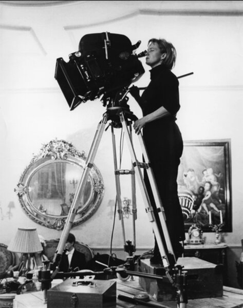 Mai Zetterling sur le tournage de "Nattlek" ("Jeux de nuit"), en 1966 - Photo David Hughes / Swedish Film Institute